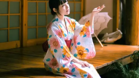 许荔莎报警