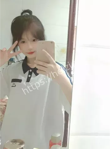 周佳欣