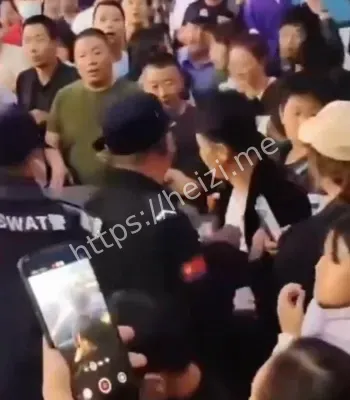 丝毫不挂
