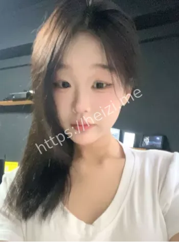 李文菲