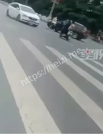 驾车怒撞