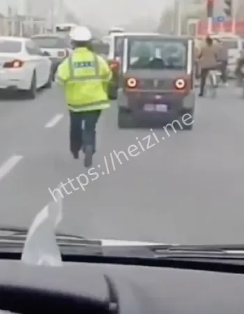 警笛长鸣