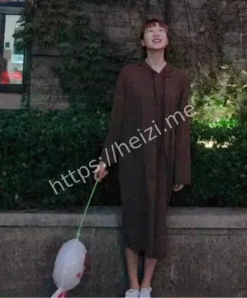 反差眼镜妹