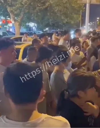 儿子现场捉奸