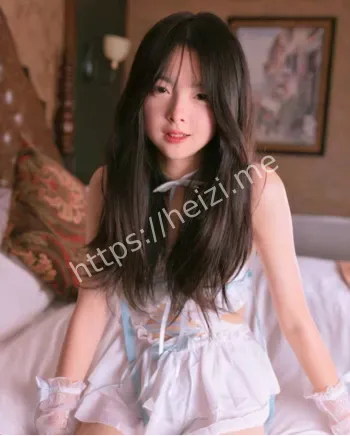 高颜值嫩妹
