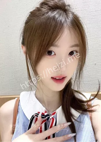 李艺彤