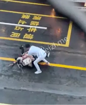 被砍数刀