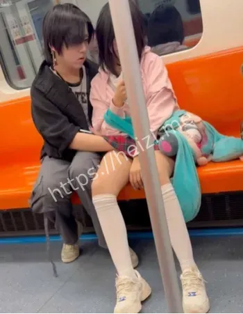 情侣亲密
