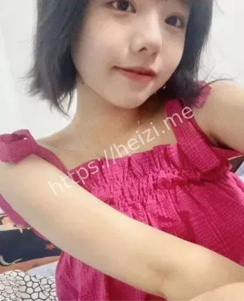 反差甜妹
