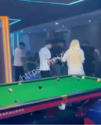 精神小伙