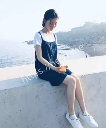 白嫩学妹