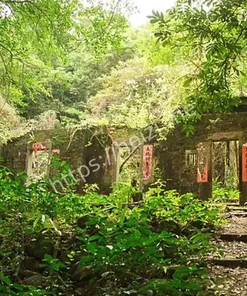 锁罗盆村
