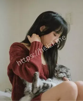 白嫩少女