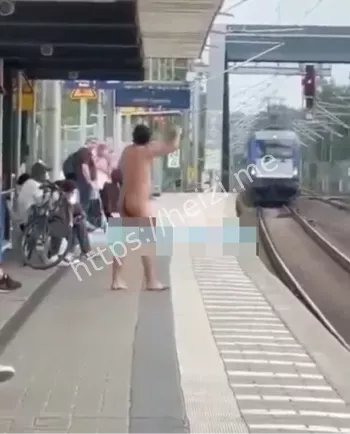 跳轨自杀视频