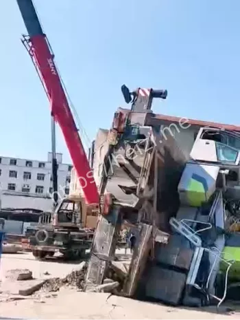 温岭吊车侧翻