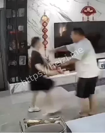 继女摔地身亡