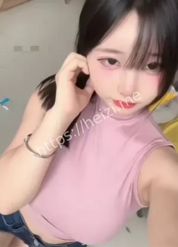 巨峰萝莉身材