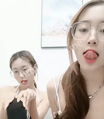 长相甜美清纯