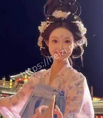 不倒翁女孩