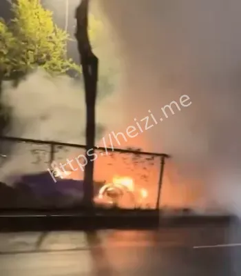 车头撞毁并烧毁