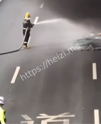 消防英雄灭火现场
