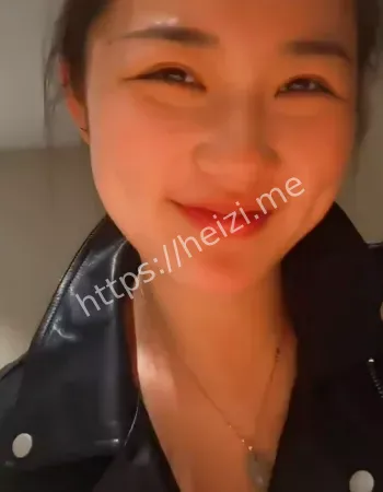 清纯学妹为爱鼓掌