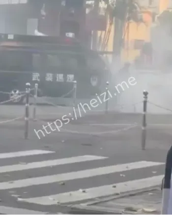 广西北海蓝色轿车