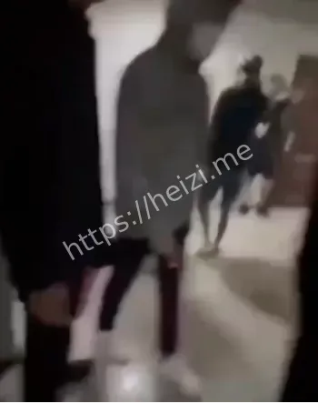 精神小伙1v2狂砍完整版