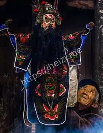 游客被鬼新娘拉进洞房