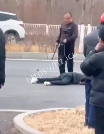 阿那亚斧头砍人事件