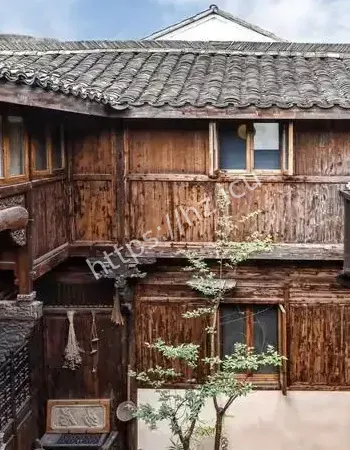 镜子里多出的第二个人