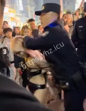 引民众围观起哄