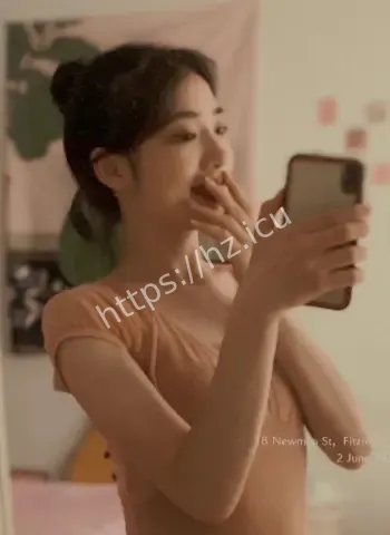 文静外表下面是浓密黑森林