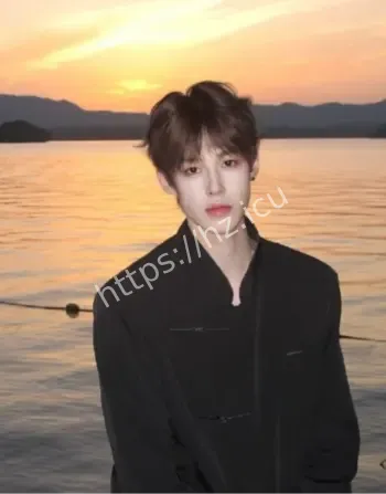 韩汶栩脚踏两条船