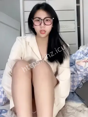 一线天嫩妹高潮反应