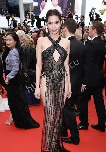 穿得太暴露不让走红毯事件