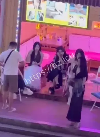 为钱陪富豪客人