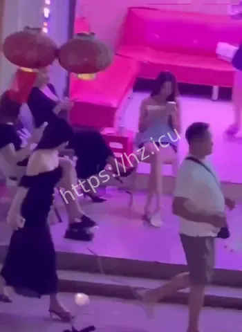 为钱陪富豪客人