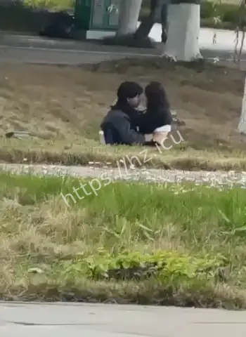 白嫩娇躯被渣男打到通红