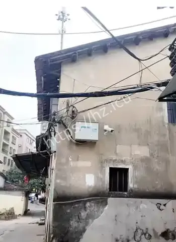 收容所变人间炼狱