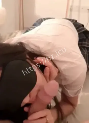 配金色铃铛乳夹