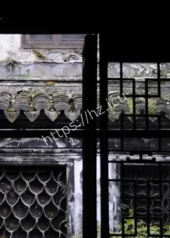 时空裂缝阴间通道挖出金币