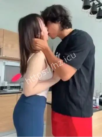 张颂佳慧清纯人设