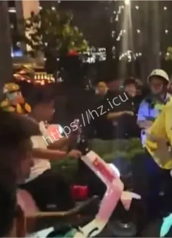 外卖小哥与女子冲突