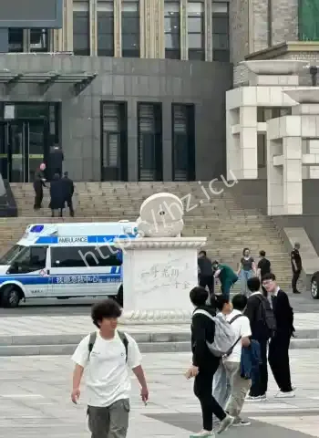毕业8年老校友回校