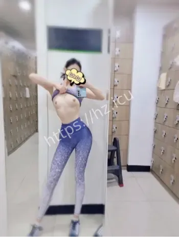 小村花推特御姐