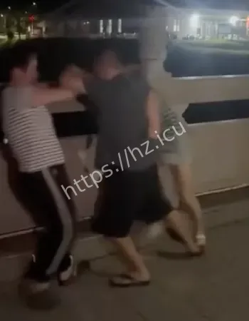 公园偷偷约会