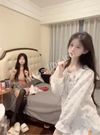 黄毛精神小伙不雅流出