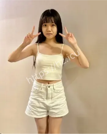 吊带制服下流姿势