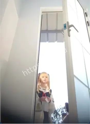 思思思然形象反差